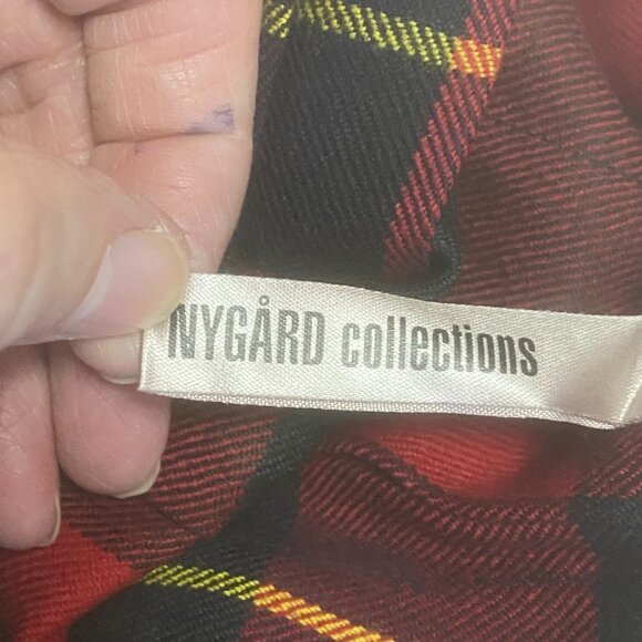 NYGARD COLLECTION Red Wool Tartan Wrap Skirt Plaid Gold Button 12 - Picture 14 of 14